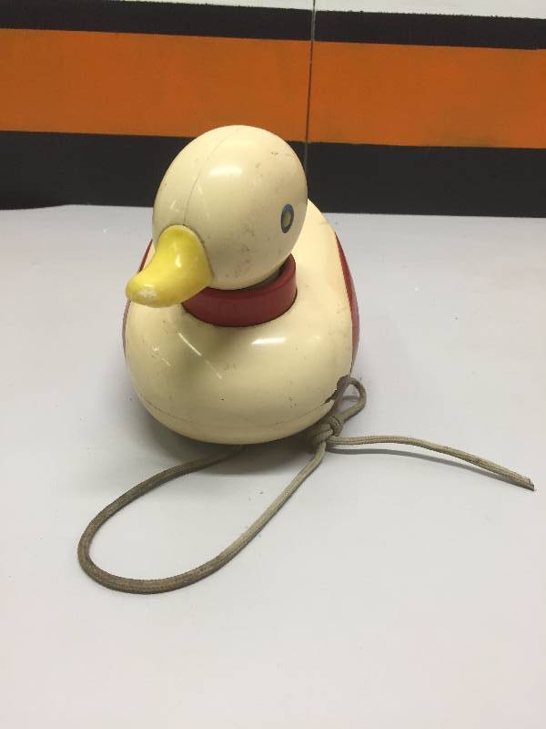 VINTAGE CHILDS TOY DUCK