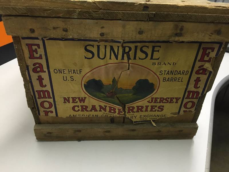 CRANBERRY CRATE SUNRISE BRAND AND VINTAGE WASH BUCKET