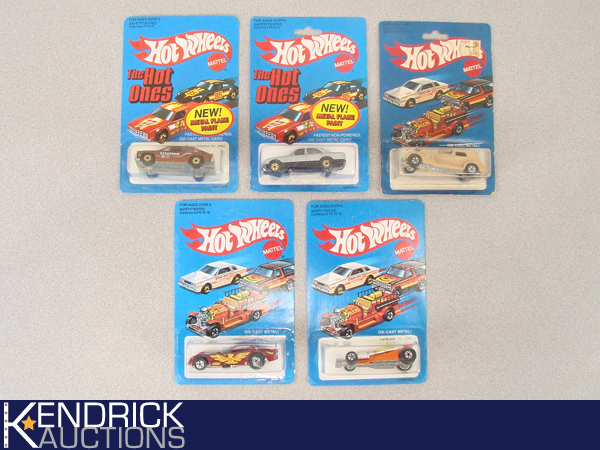 lot 9 image: 5 Vintage MINT ON CARD 1982-83 Hot Wheels Cars