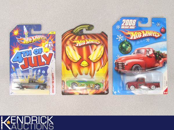 lot 15 image: 3 MINT on Card Hot Wheels Higher End Holiday Cars