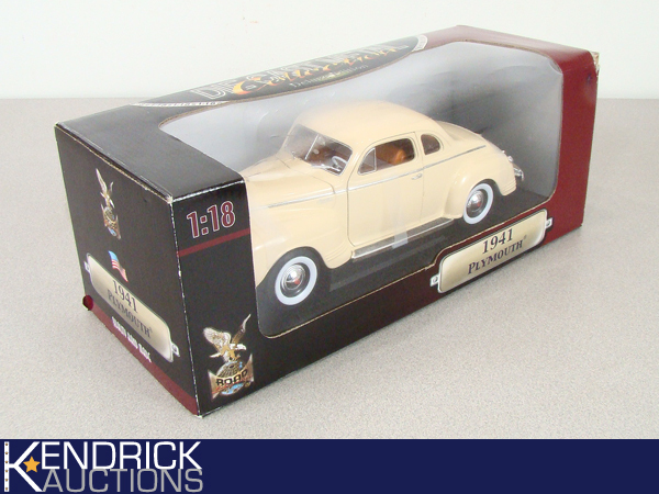 lot 31 image: MIB Road Legends 118 Scale 1941 Plymouth