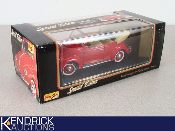 lot 41 image: MIB Maisto Special Edition 118 Scale 1951 Volkswagen Cabriolet