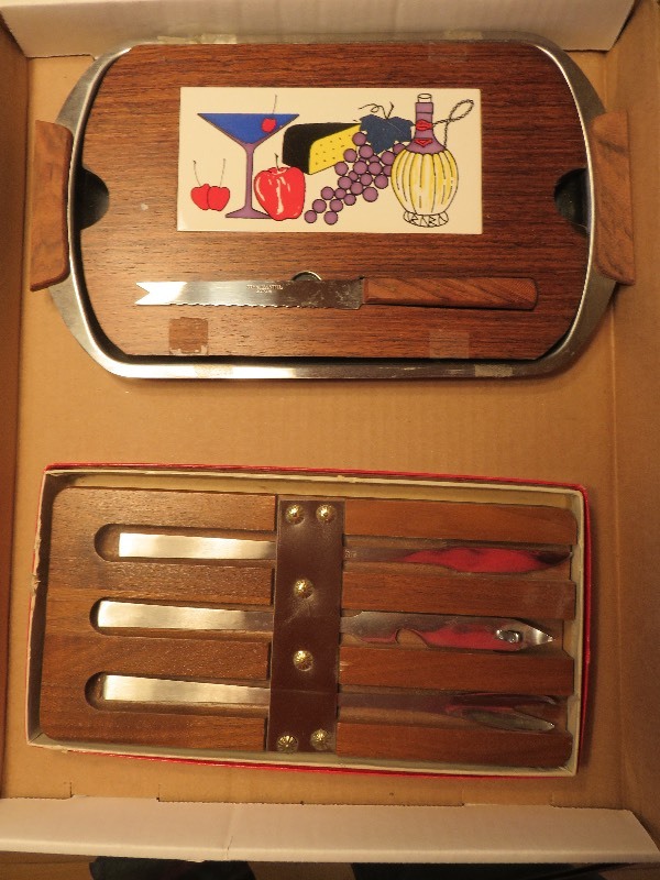 Cheese slicing board