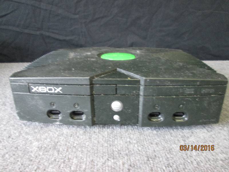 lot 24 image: Xbox, tested and works, no cords...