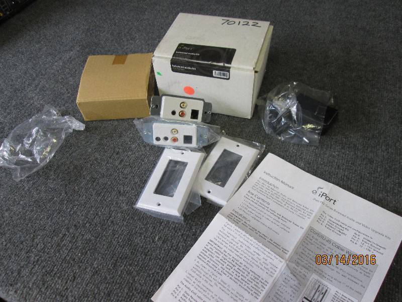 lot 43 image: iPort balanced audio kit, untested...
