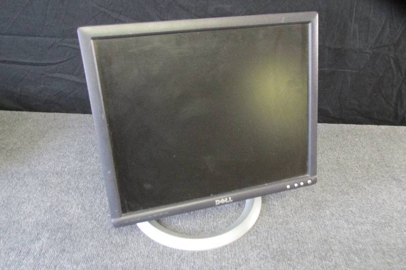lot 62 image: Dell 17 flat screen computer monit...