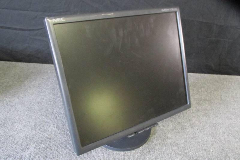 lot 64 image: NEC MultiSync LCD 1770VX flat scree...
