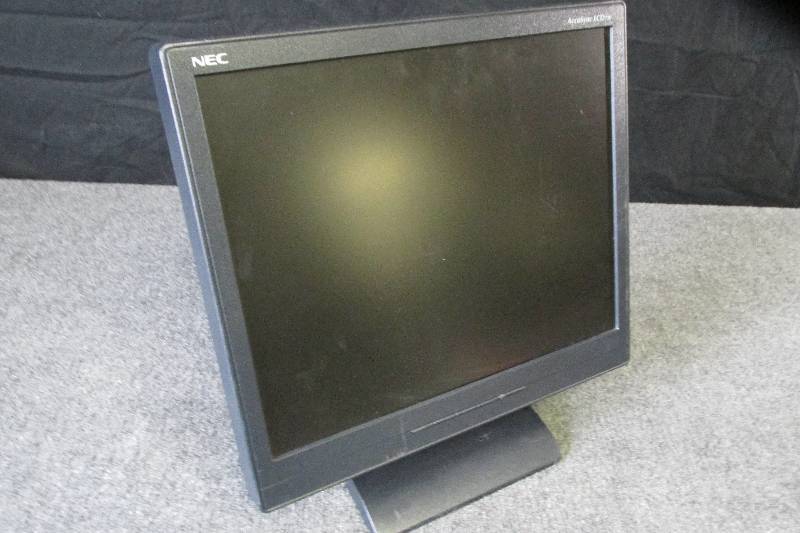 lot 79 image: NEC Accusync LCD71V 17 monitor, wo...