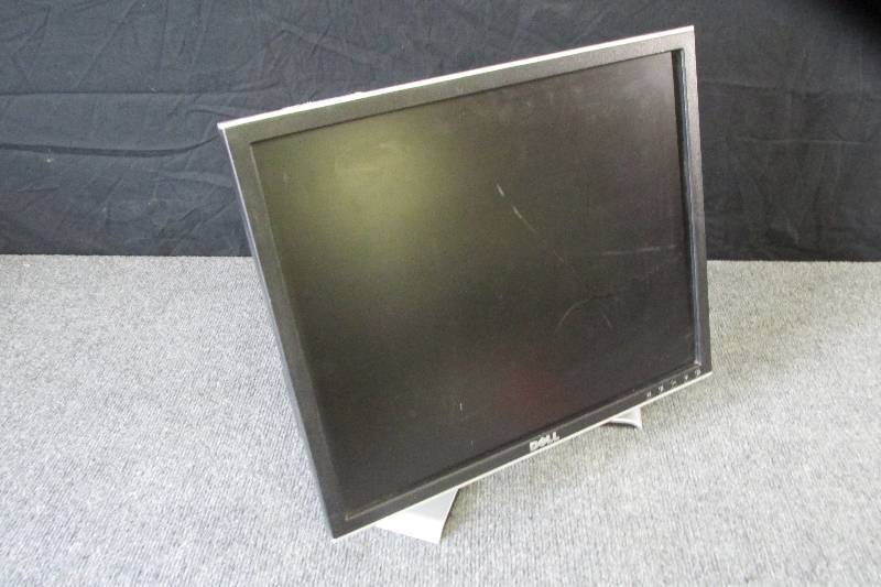 lot 90 image: Dell 19 flat screen monitor, works...