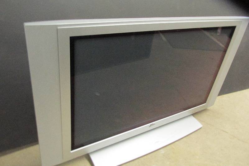 lot 111 image: Zenith plasma display panel tv, 43...