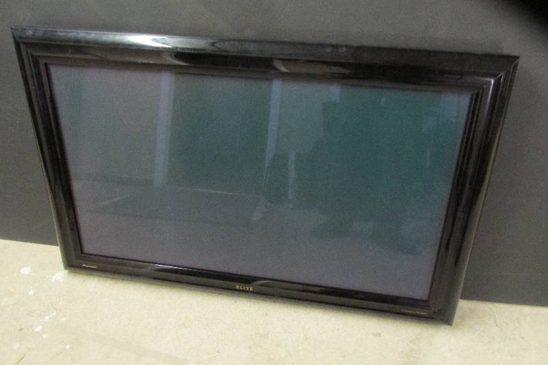 lot 122 image: Pioneer Elite plasma display PRO-80...