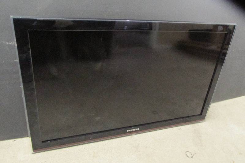 lot 123 image: Samsung 40 LN40D630M3F flat screen...