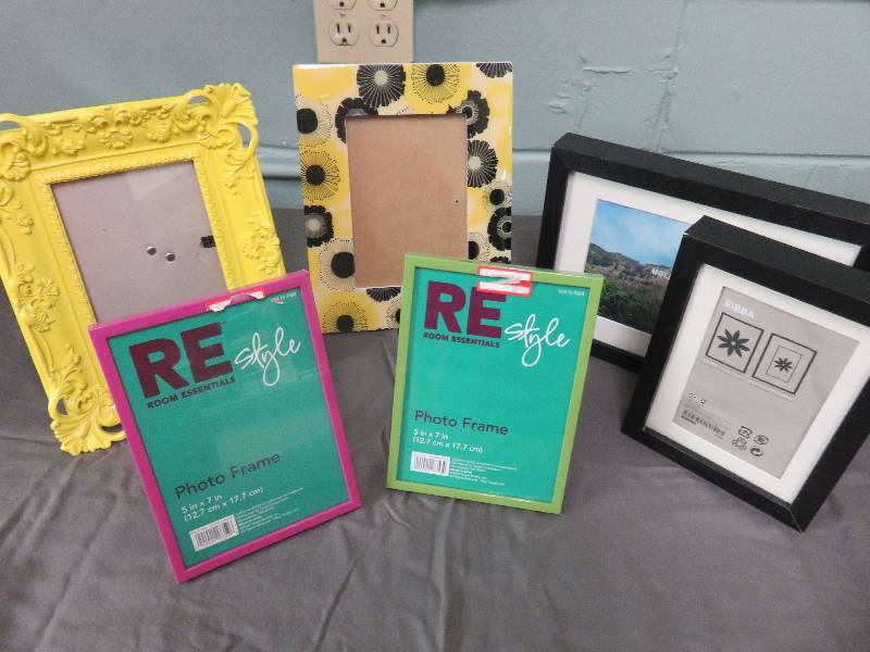 Lot of (6) picture frames