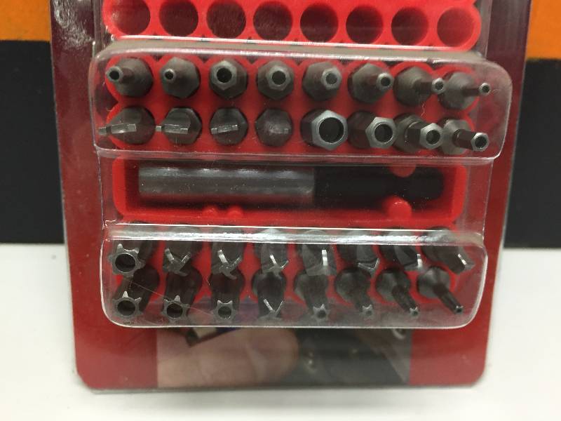 lot 14 image: GRIP 32PC SECURITY BIT SET WITH PVC ORGANIZER