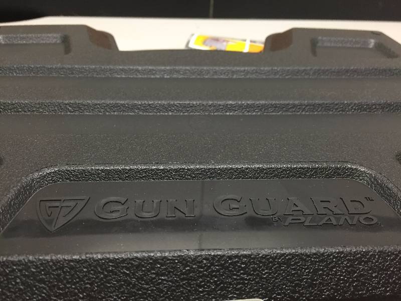 lot 15 image: PISTOL CASE