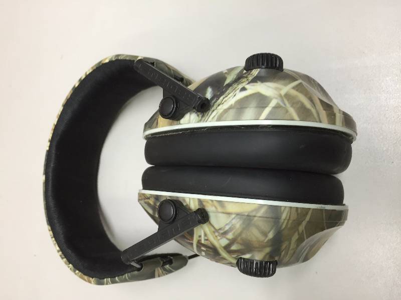 lot 18 image: RAIANS ELECTRIC EAR MUFFS