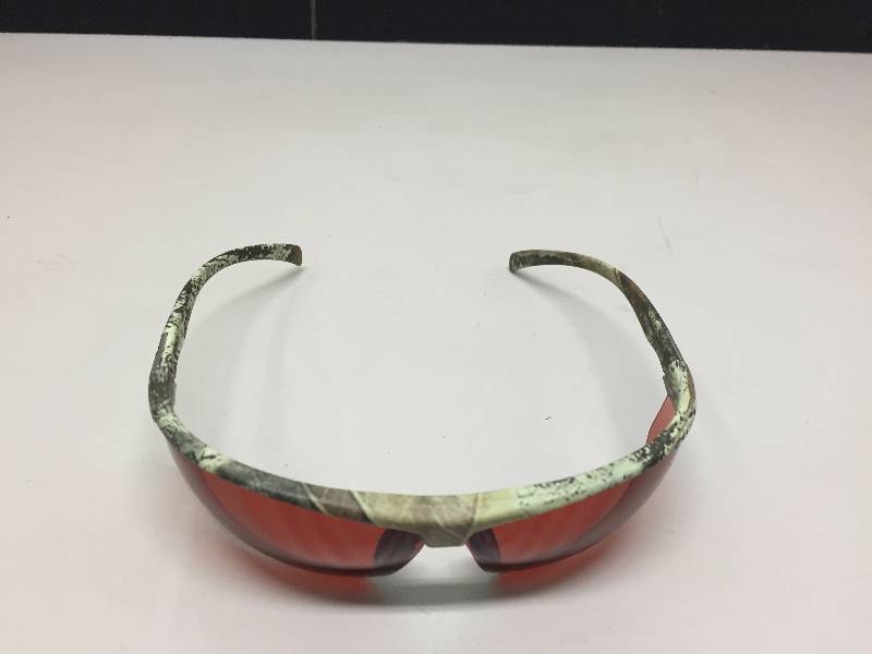 lot 33 image: TYPHOON AQUAVIEW SUN GLASSES