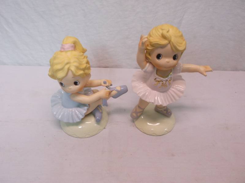 Figurines