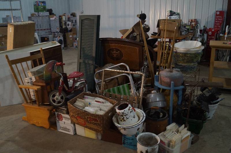 Large Lot Miscellaneous Household Items
