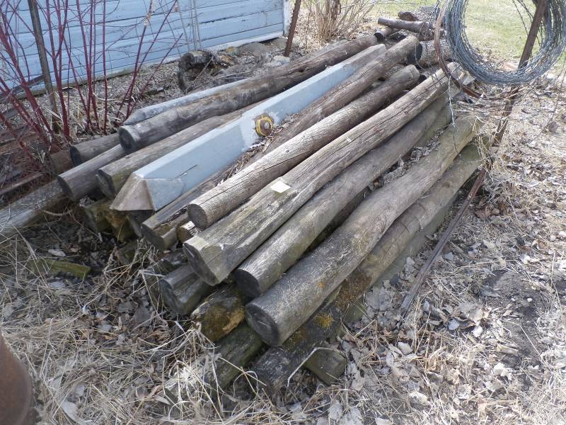 Wood fence posts
