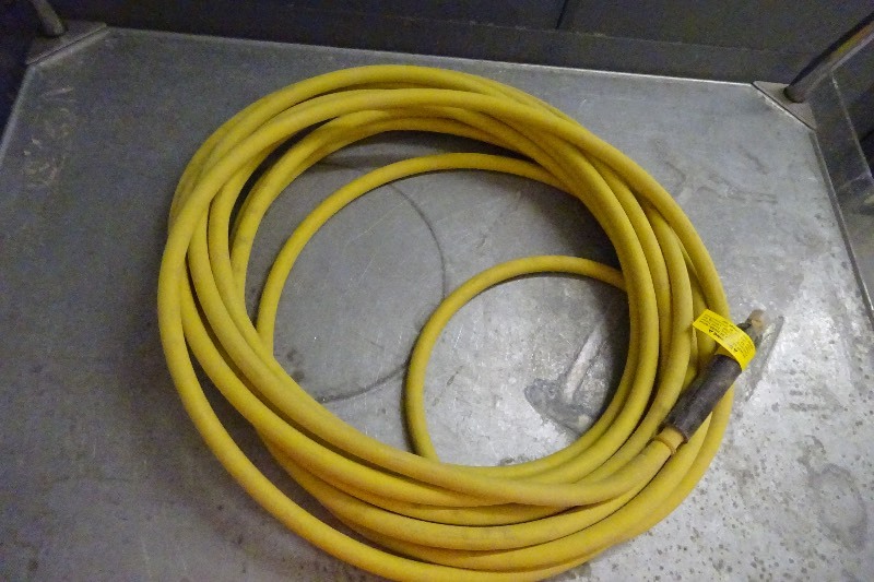 lot 27 image: Air hose 50 ft