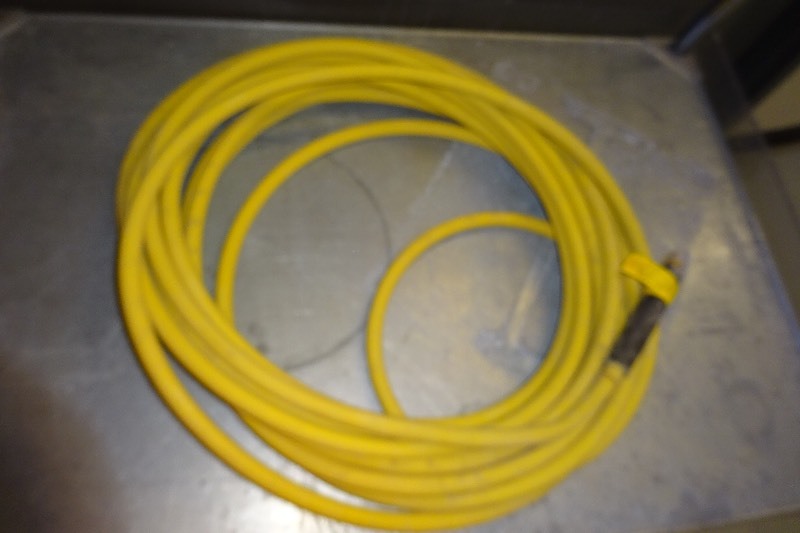 lot 28 image: Air hose 50 ft
