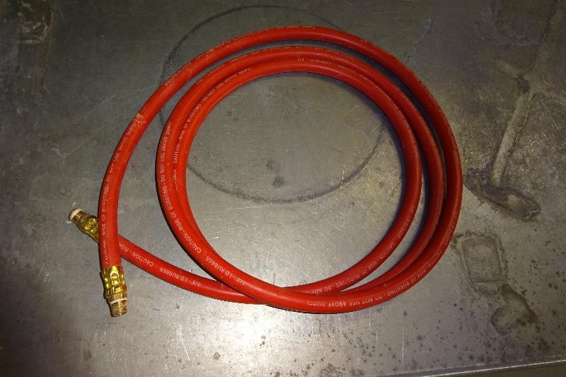 lot 34 image: Air Hose 10 Foot