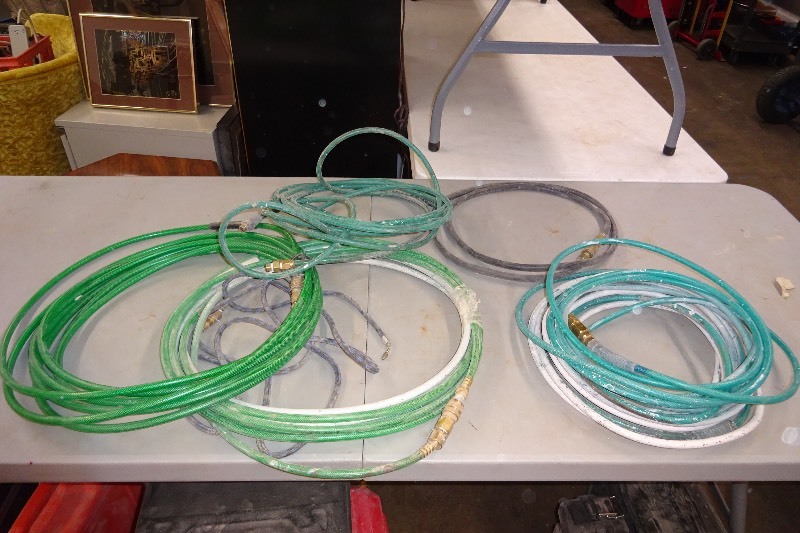 lot 37 image: Variety of air hoses
