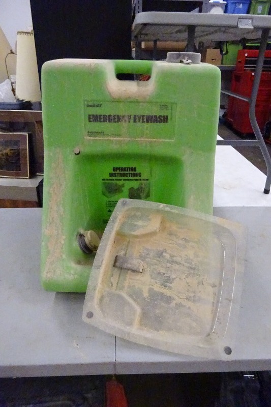 lot 40 image: Fend-all emergency eye wash