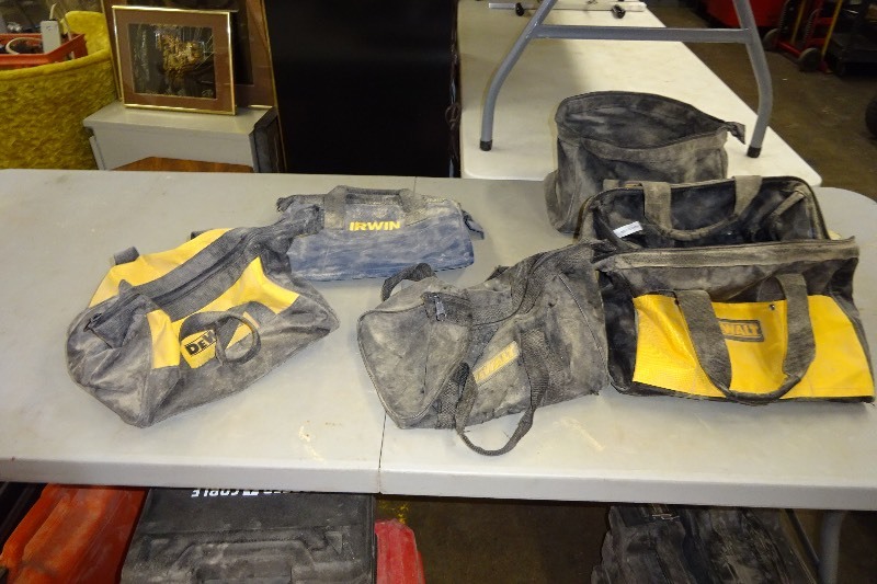 lot 42 image: 5 tool bags