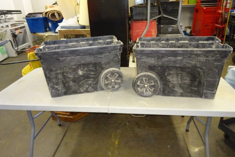 lot 44 image: 2 plastic rolling carts