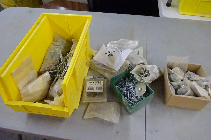 lot 58 image: Variety of screws