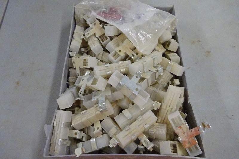lot 59 image: Bin of hinges