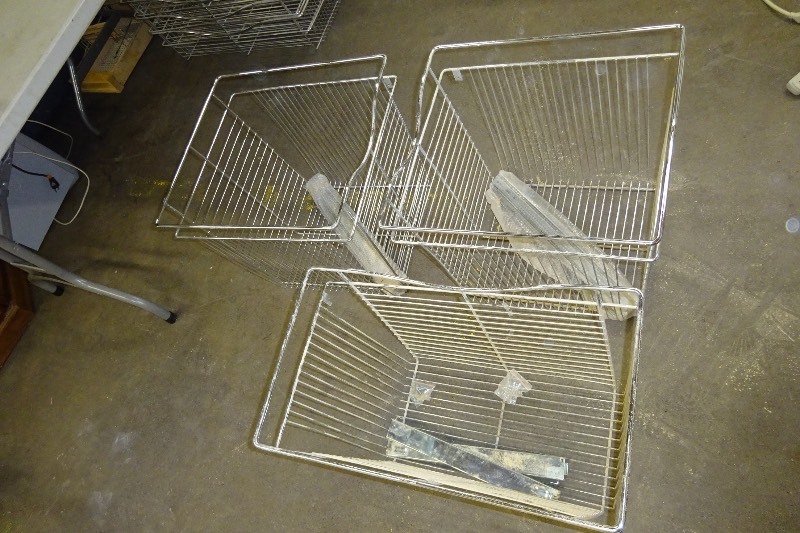 lot 64 image: Pull Of baskets with slides