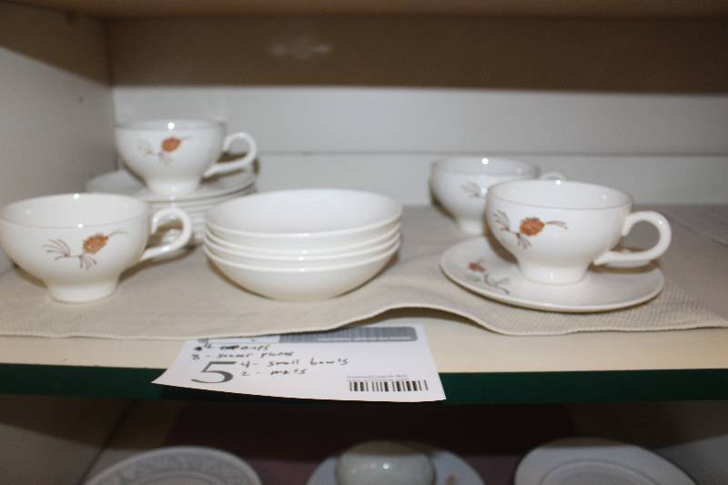 lot 5 image: China Set