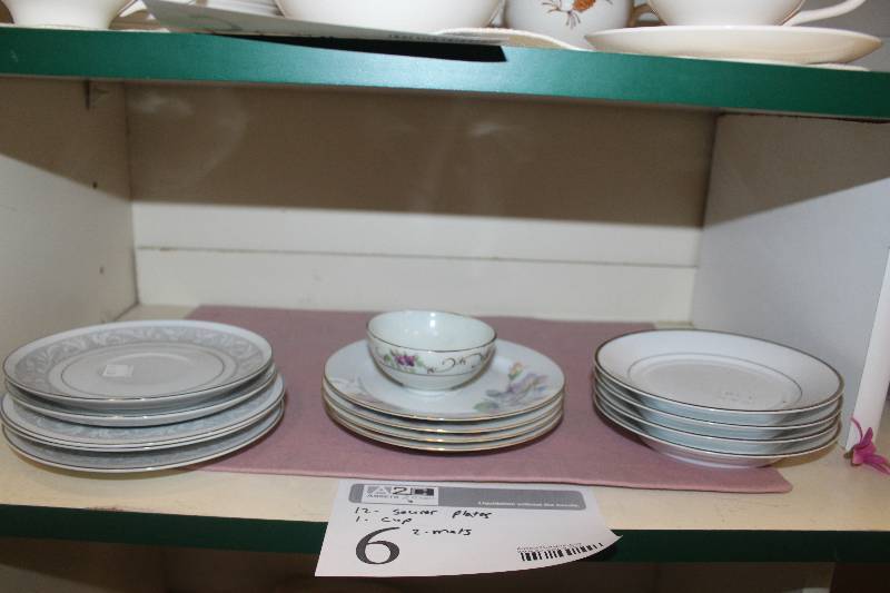 lot 6 image: China Set