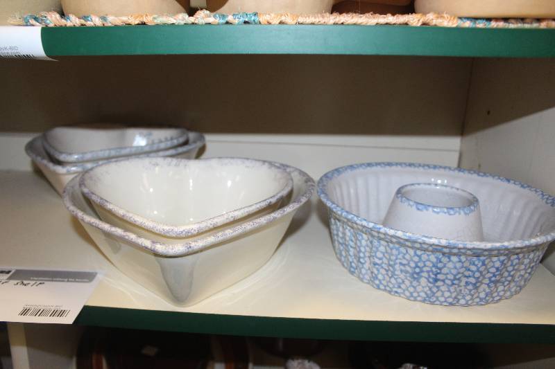 lot 36 image: Half Shelf Lot of (3) Kitchen Ceramics