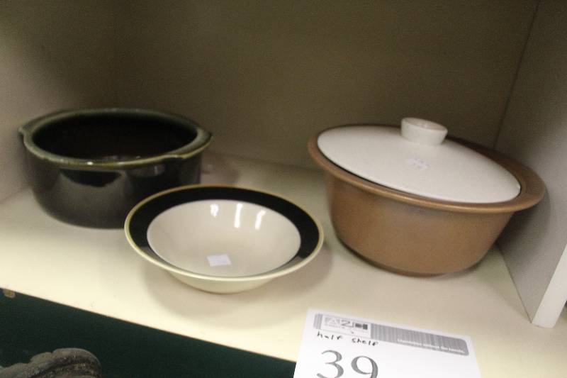 lot 39 image: Half Shelf Lot of Kitchen Ceramics