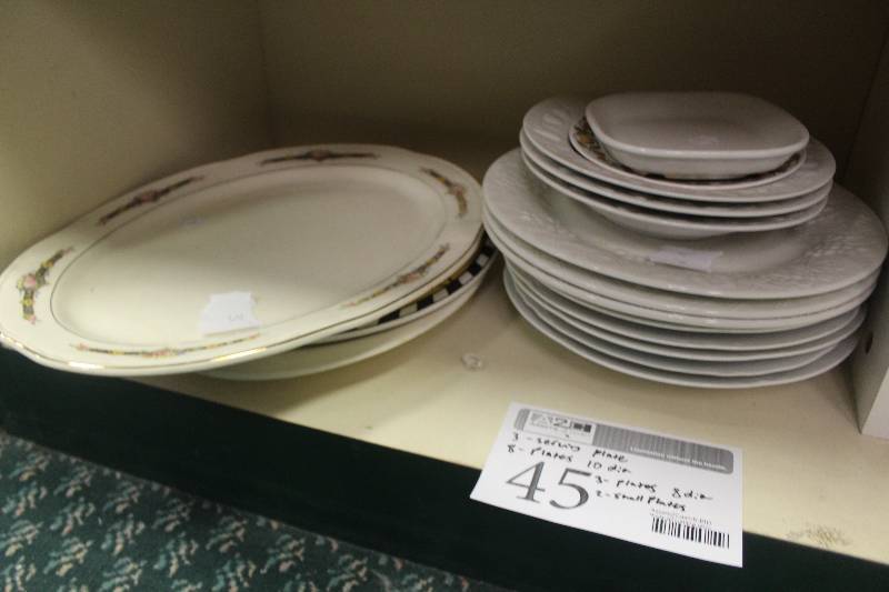lot 45 image: China Set