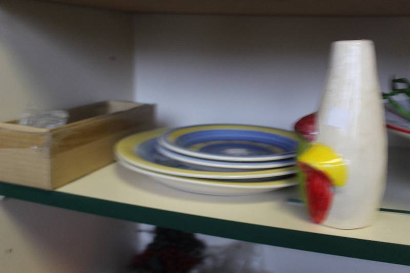 lot 54 image: Shelf Lot of China