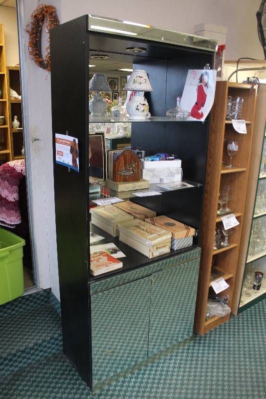lot 105 image: 3-Shelf Bookcase, Contents Not Included