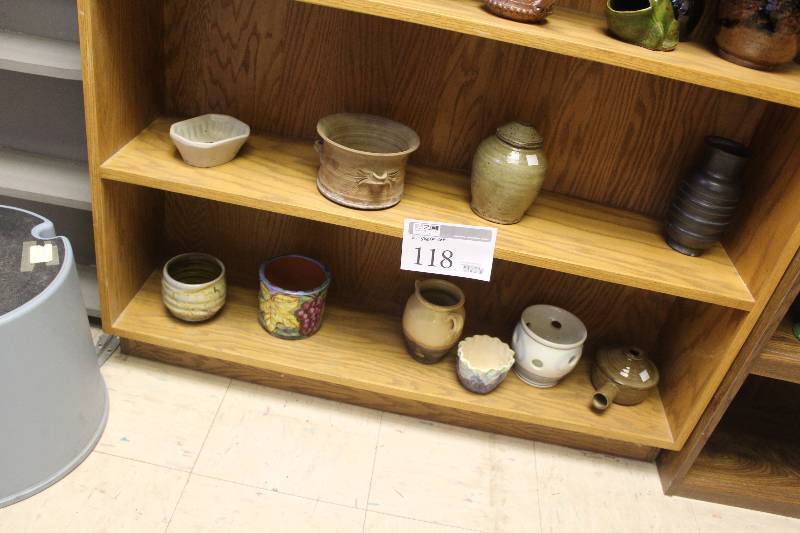 lot 118 image: 2-Shelf Lot of Ceramic Decorations