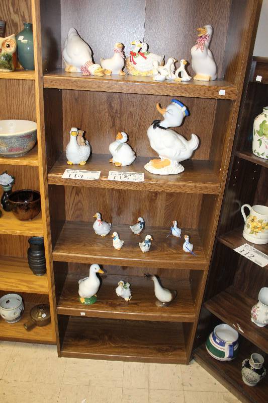 lot 114 image: Shelf Lot of Ceramic Decorations