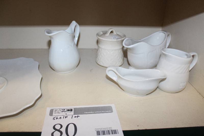 lot 80 image: Shelf Lot of Miscellaneous Glassware