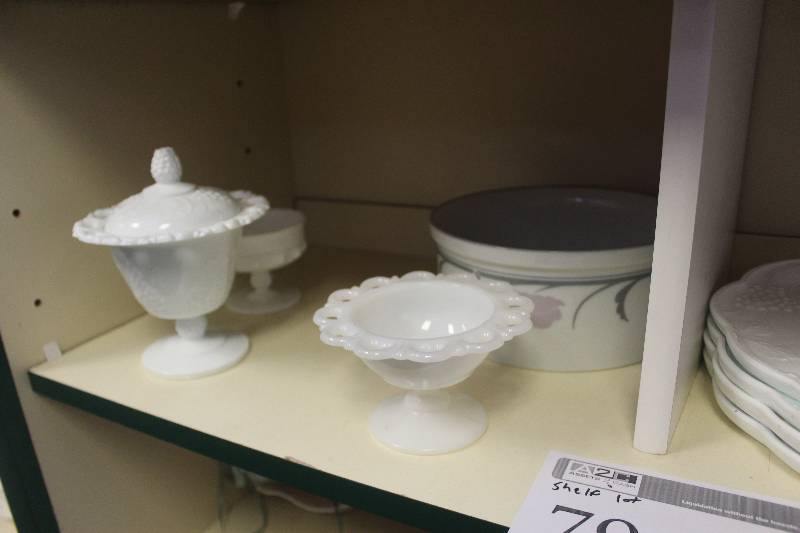lot 79 image: Shelf Lot of Miscellaneous Glassware