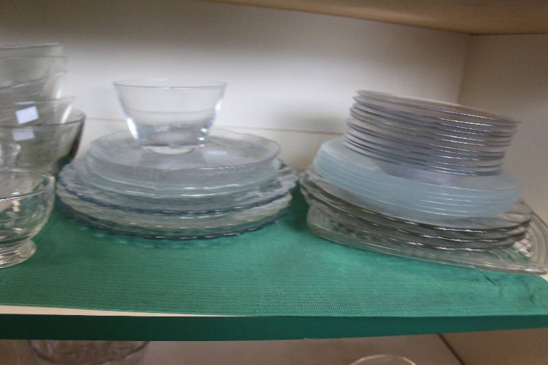lot 69 image: Shelf Lot of Miscellaneous Glassware