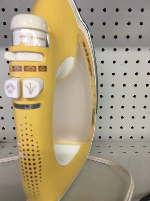lot 8 image: Oliso Smart Iron TG1600 retail $167