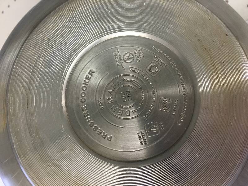 lot 44 image: 6-Quart Aluminum Pressure Cooker