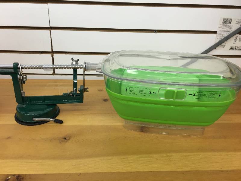 lot 90 image: popcorn machine apple peeler and pop up colander
