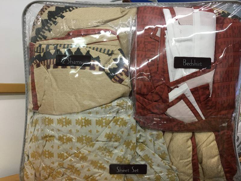 lot 122 image: king cabin bedset